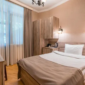 Otel Imperial House ***